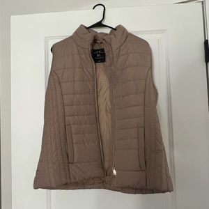 Puffer vest , NEVER WORN